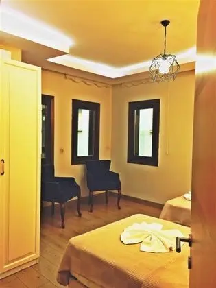 Yan Bina İki Yataklı Oda