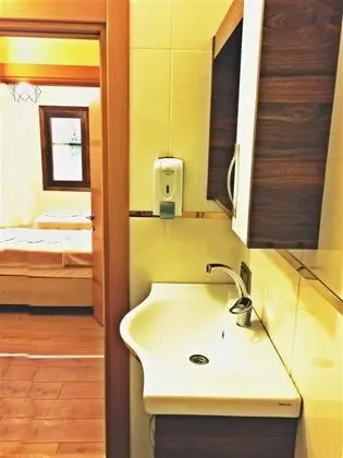 Yan Bina İki Yataklı Oda