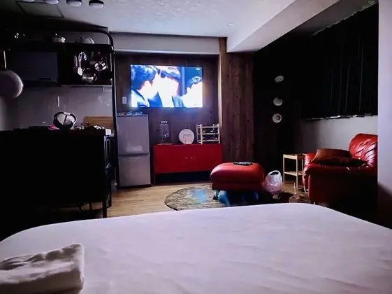 Premier Stüdyo, 1 Çift Kişilik Yatak, Sigara İçilmez, Buzdolabı ve Mikrodalga (Double Wide, SALOON)
