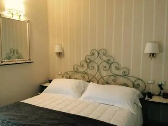 Tek Büyük Yataklı Oda (French Bed)