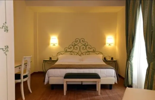 Tek Büyük Yataklı Oda (French Bed)