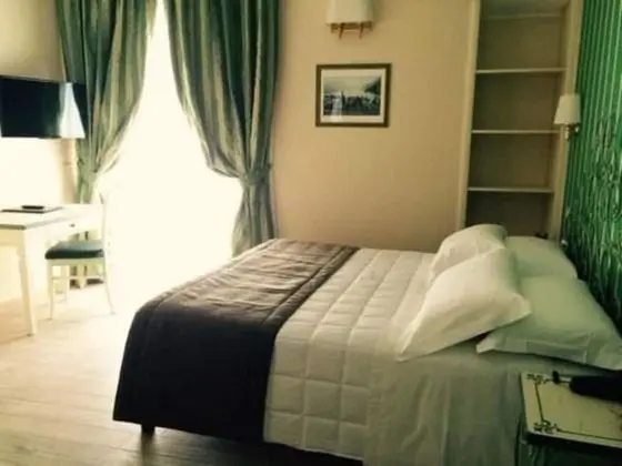 Tek Büyük Yataklı Oda (French Bed)