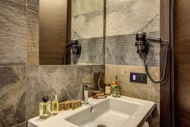 Executive Oda, Jakuzi