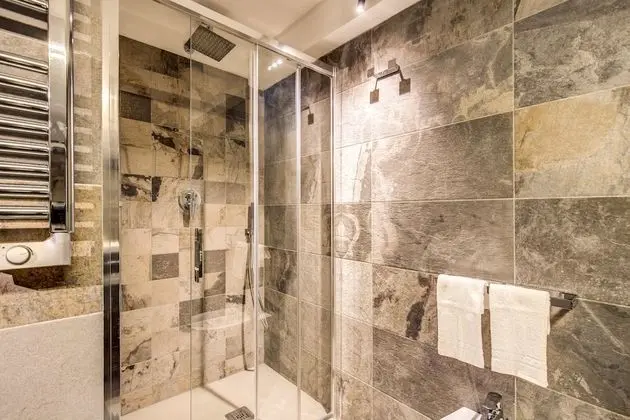 Executive Oda, Jakuzi