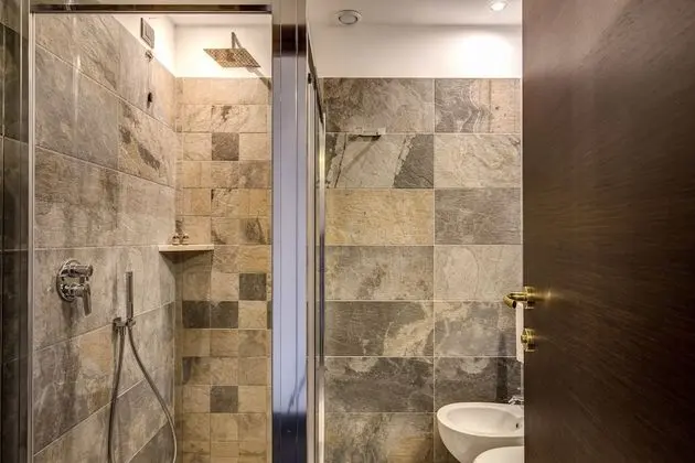 Executive Oda, Jakuzi