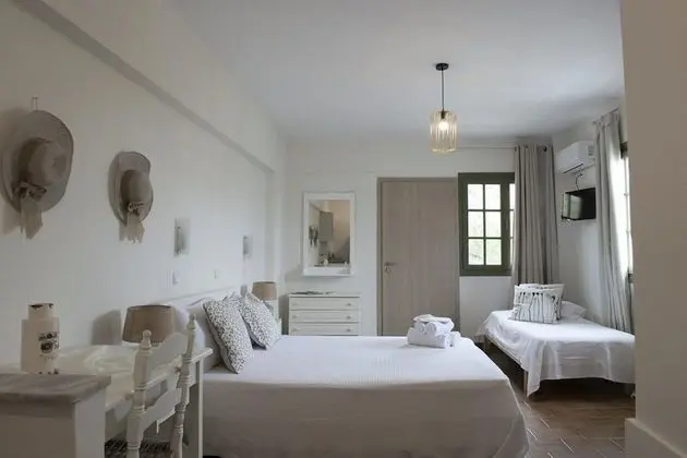 Üç Kişilik Oda, Bahçe Manzaralı