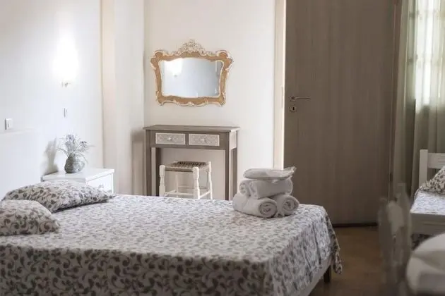 Üç Kişilik Oda, Bahçe Manzaralı