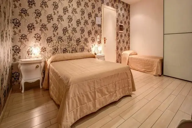 Üç Kişilik Oda, 1 Yatak Odası