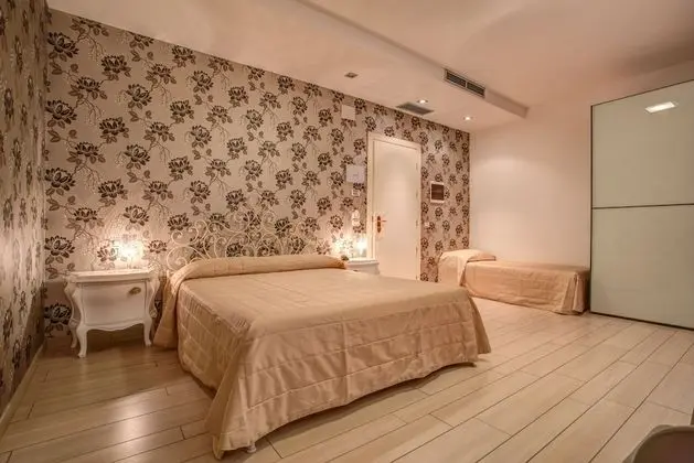 Üç Kişilik Oda, 1 Yatak Odası