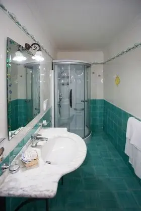 Standard Tek Büyük veya İki Ayrı Yataklı Oda, Deniz Manzaralı