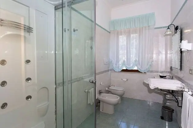 Üç Kişilik Oda, Dağ Manzaralı