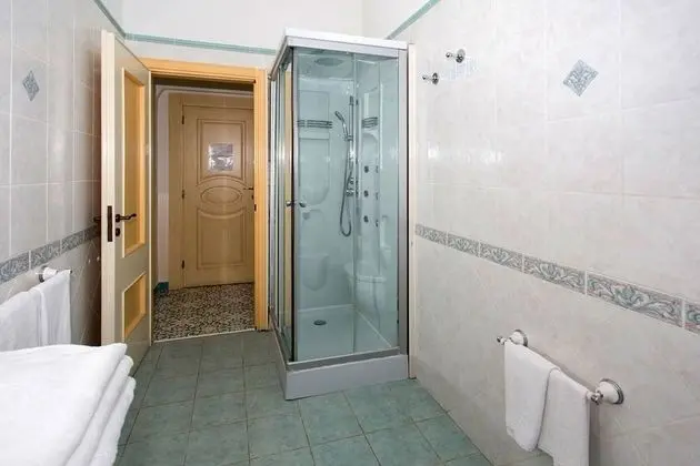Üç Kişilik Oda, Dağ Manzaralı