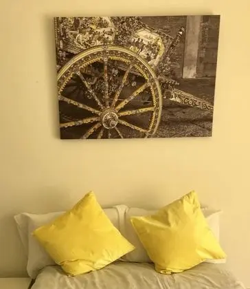 İki Ayrı Yataklı Oda, Ortak Banyo