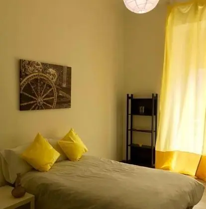 İki Ayrı Yataklı Oda, Ortak Banyo