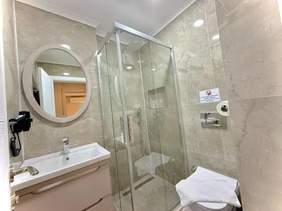 Aile Odası, Bahçe Manzaralı, Balkonlu