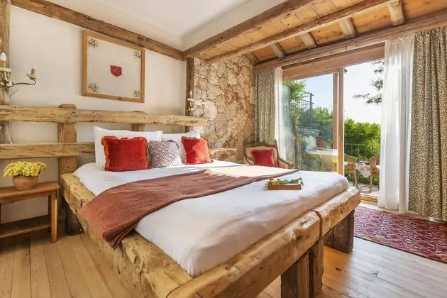 Deluxe Tek Büyük Yataklı Oda