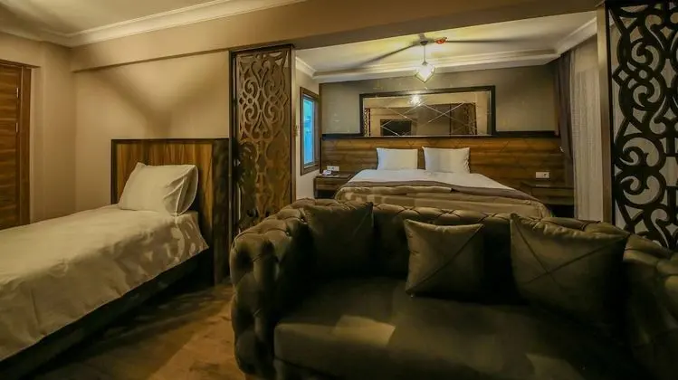Deluxe Üç Kişilik Oda