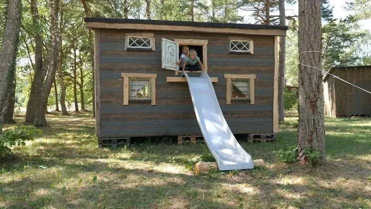 Basic Kulübe, Ortak Banyo