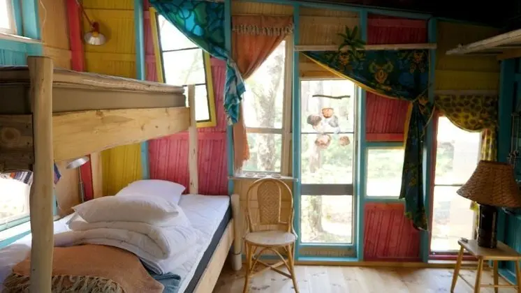 Basic Kulübe, Ortak Banyo