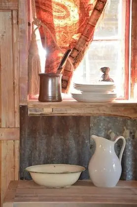 Basic Kulübe, Ortak Banyo
