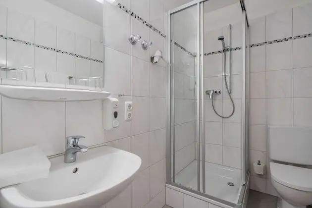 Basic Tek Büyük Yataklı Oda