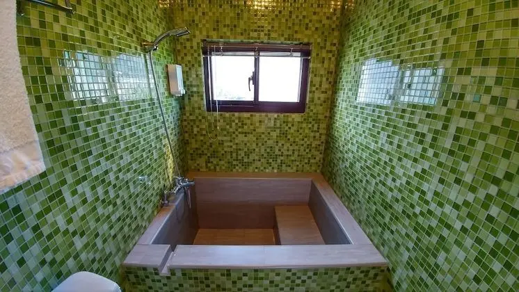 Deluxe Tek Büyük Yataklı Oda, 1 Yatak Odası, Küvet (Do not allow 0-7yrs child check-in)