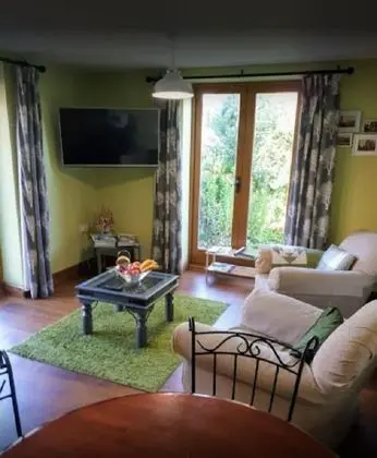 Family Oda, Bahçe Manzaralı