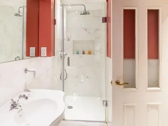 Comfort Tek Büyük veya İki Ayrı Yataklı Oda
