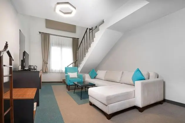 Duplex Suit Oda