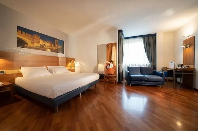 Classic Oda, 1 En Büyük (King) Boy Yatak (Converts to 2 Twin Beds)