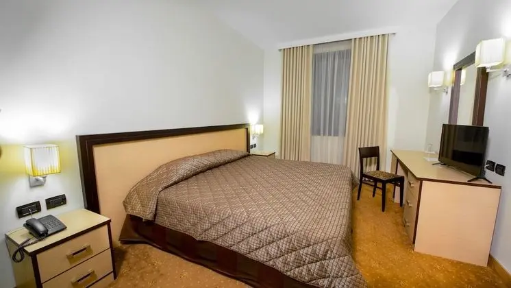 Deluxe Büyük Yataklı Tek Kişilik Oda