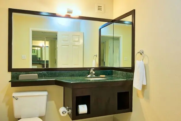 JR Honeymoon Suite