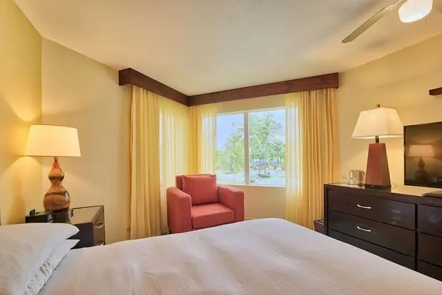 JR Suite Pool View