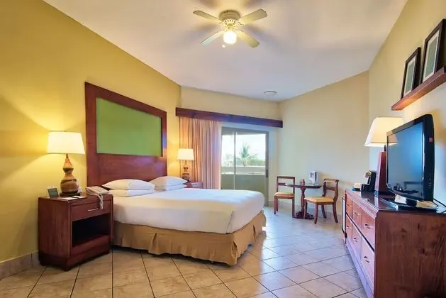 Ocean View 1 King Bed