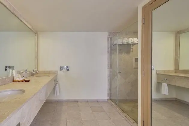 Master Suite, 2 bedrooms plus