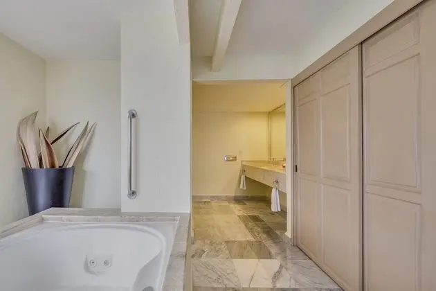Master Suite, 3 bedrooms plus