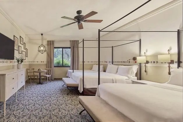 Family Room, 2 Double Beds & 1 Single Bed