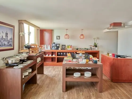 Master Suite, 1 King
