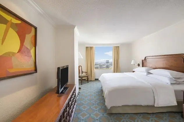 Master Suite, 1 King