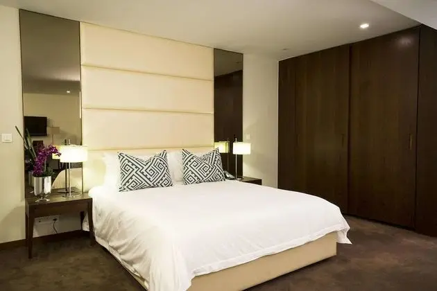 Luxury Oda