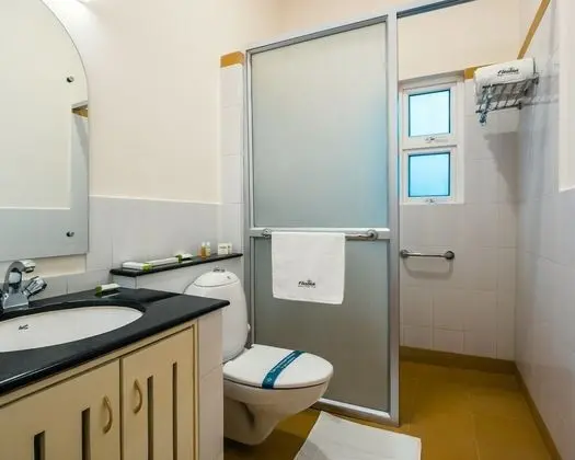 Deluxe Tek Büyük Yataklı Oda, Engellilere Uygun, Bahçe Manzaralı