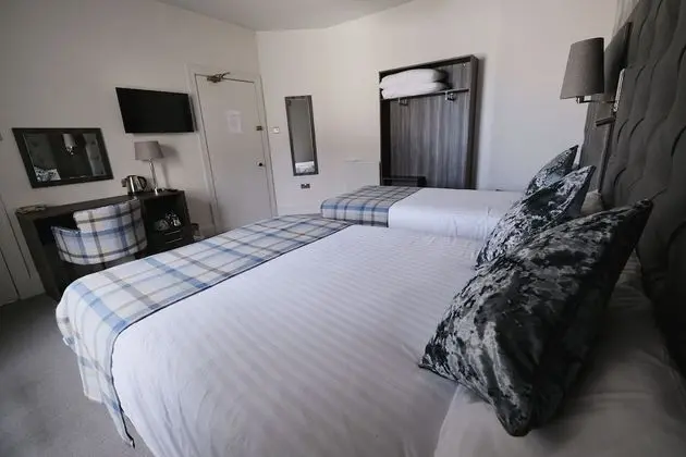 Tek Büyük veya İki Ayrı Yataklı Oda (Room 7)