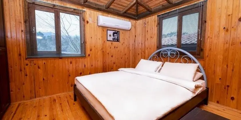 Bungalow, Bahçe Manzaralı, Balkonlu - İadesiz Oda Kahvaltı
