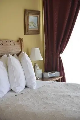 Oda, 1 Büyük (Queen) Boy Yatak, Sigara İçilmez, Özel Banyo