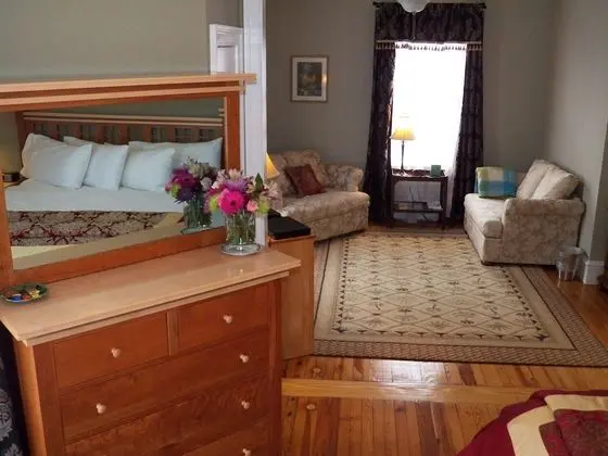 Oda, 1 En Büyük (King) Boy Yatak, Sigara İçilmez, Özel Banyo