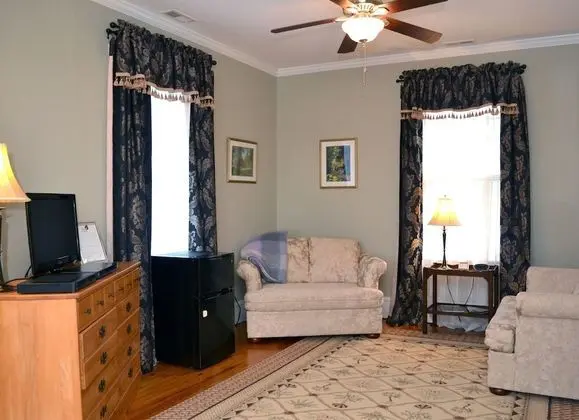 Oda, 1 En Büyük (King) Boy Yatak, Sigara İçilmez, Özel Banyo