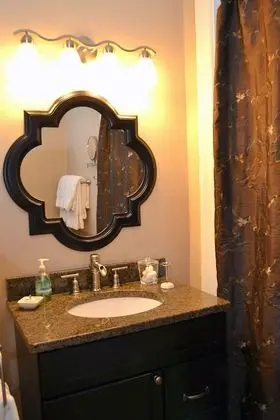 Oda, 1 En Büyük (King) Boy Yatak, Sigara İçilmez, Özel Banyo