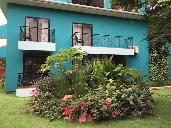 Stüdyo, Bahçe Manzaralı