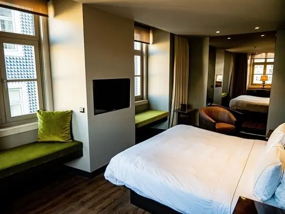 Premium Tek Büyük Yataklı Oda