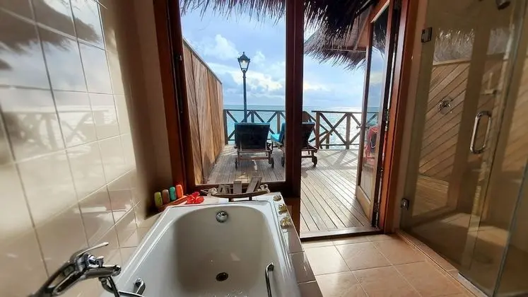 Villa, Deniz Üstü